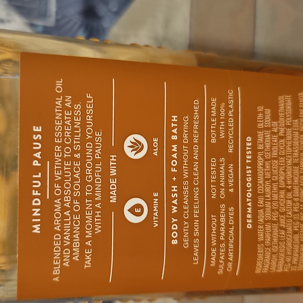 Bath & Body Works - Mindful Pause Vetiver & Vanilla Body Wash - Picture 3 of 4